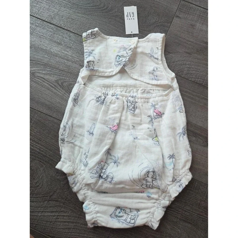 Baby gap romper 18-24 mos‎